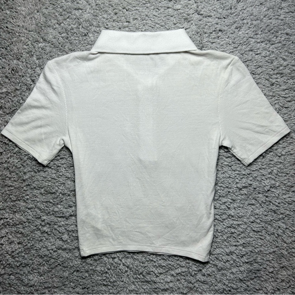SWS Essentials Top Womens Small Crop Top White Henley Collar Preppy Academia NEW - Picture 3 of 3